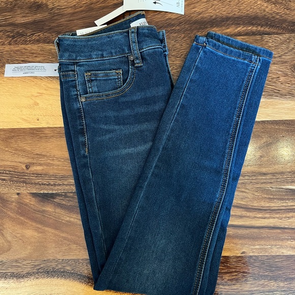 Ellen Tracy Ab-solutely Slimming Mid-Rise Skinny Jeans NEW - Picture 6 of 8